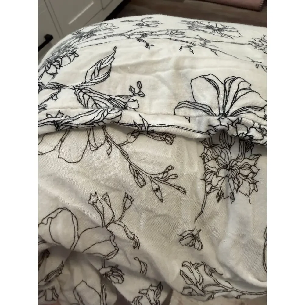Soma short sleeve/capri leg flower lace cool pajama set white black sz XXL EUC